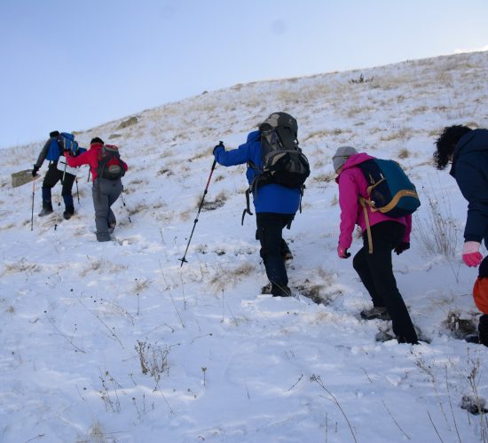 en-climbing-mount-arteni