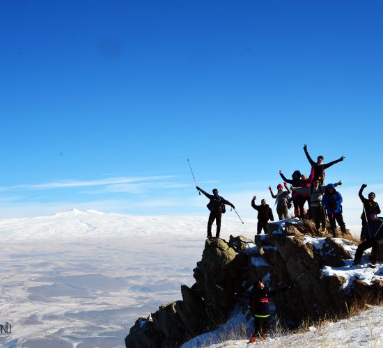 en-climbing-mount-arteni