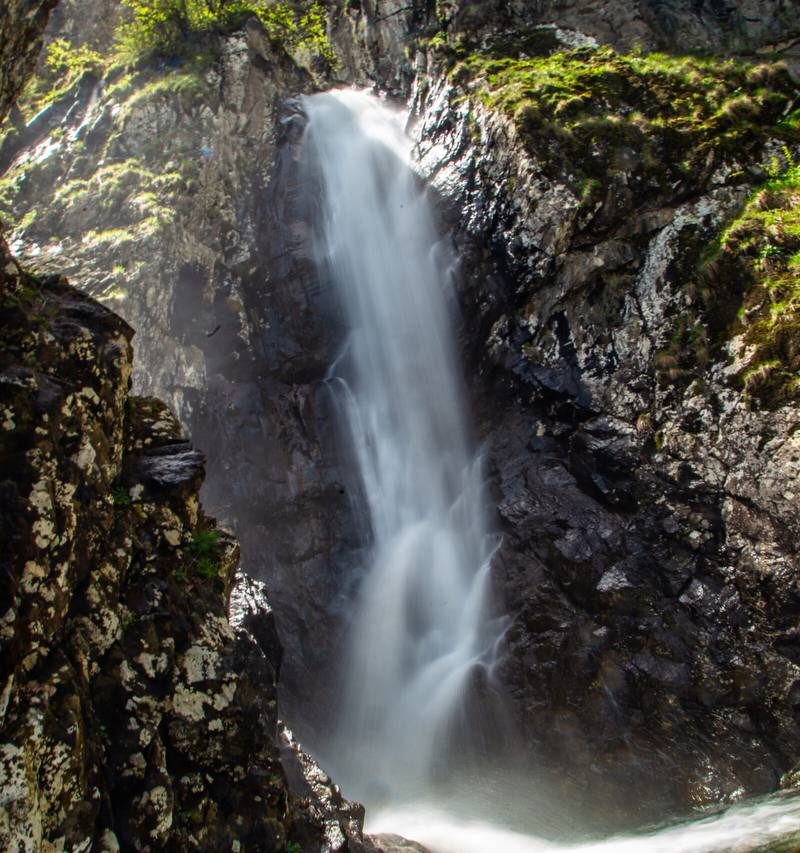 ru-hike-sharach-waterfall