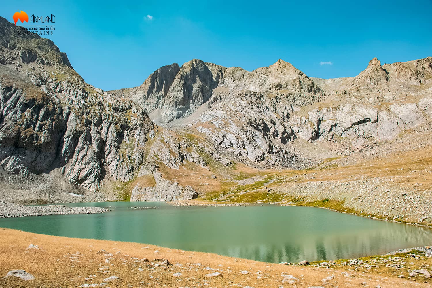en-lake-tsakkar