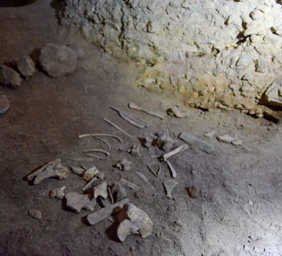 en-magil-cave