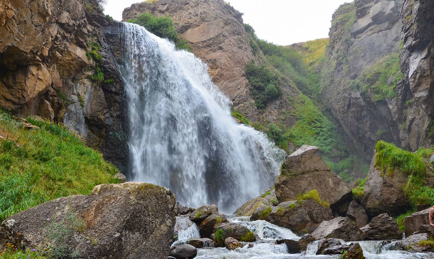 en-trchkan-waterfall