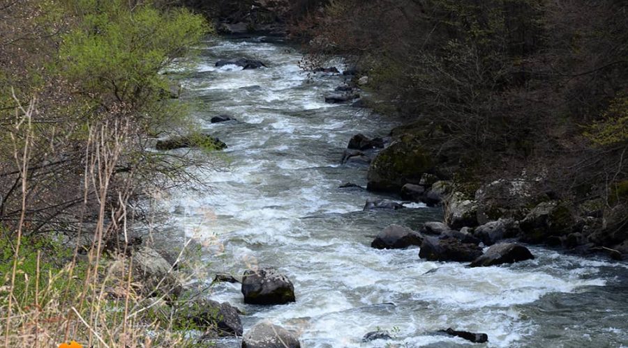 en-hrazdan-river