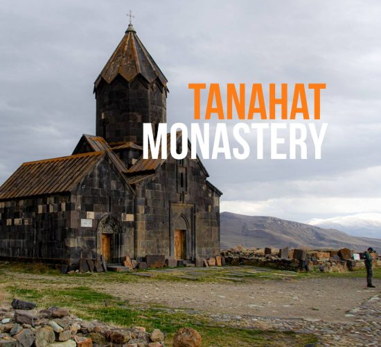 en-tanahat-monastery